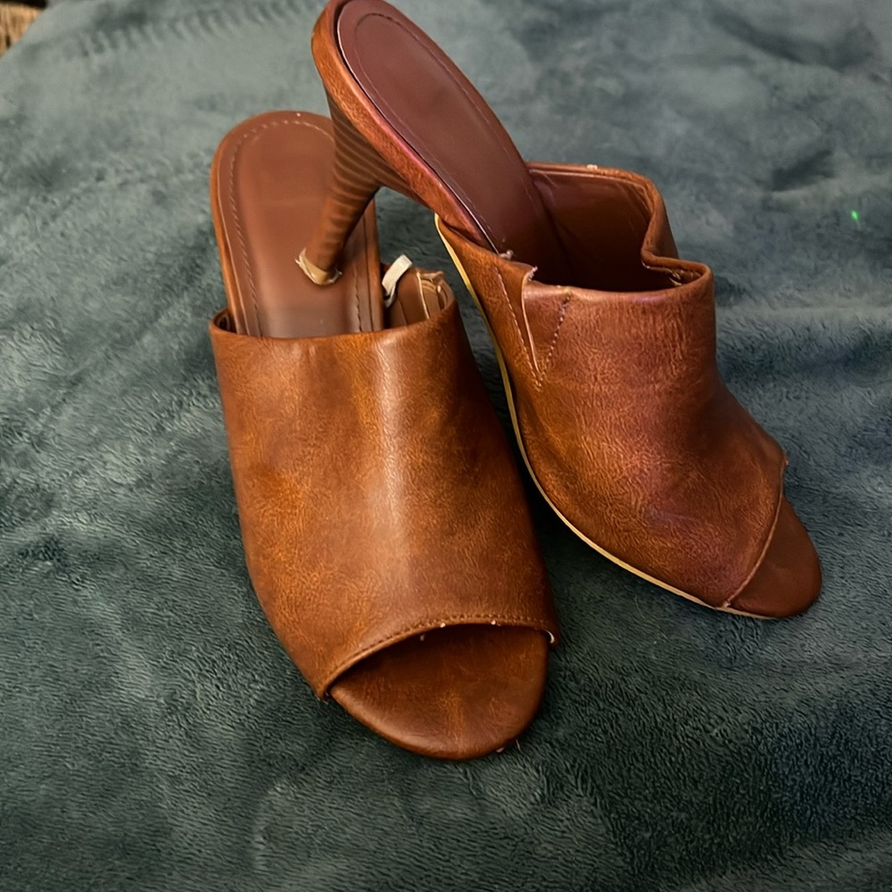 open toe mules